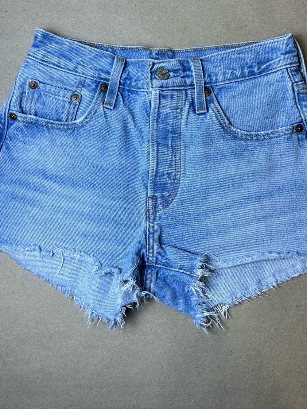 Levi’s 501 W25 Light Wash Cutoff Denim Shorts
